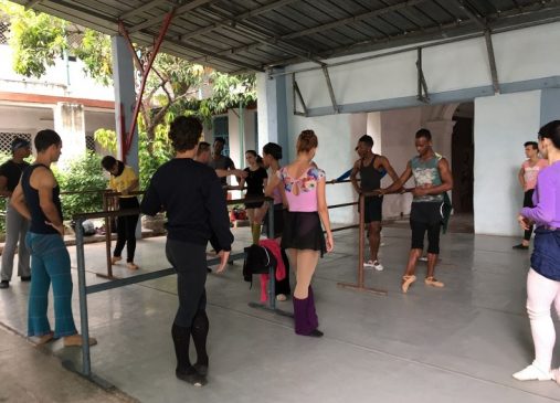 Prodanza dancers practice in Cuba