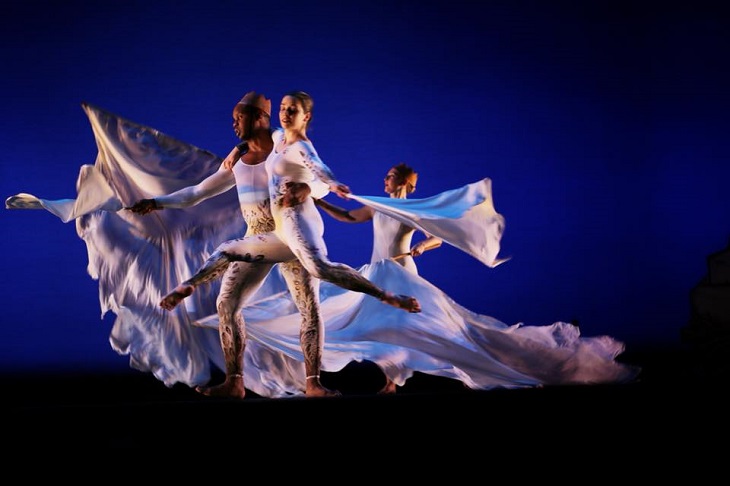 Inlet Dance Theatre dancers onstage during performance