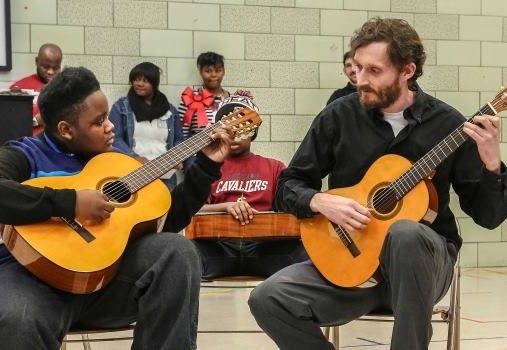 cleveland classical guitar instructor with student